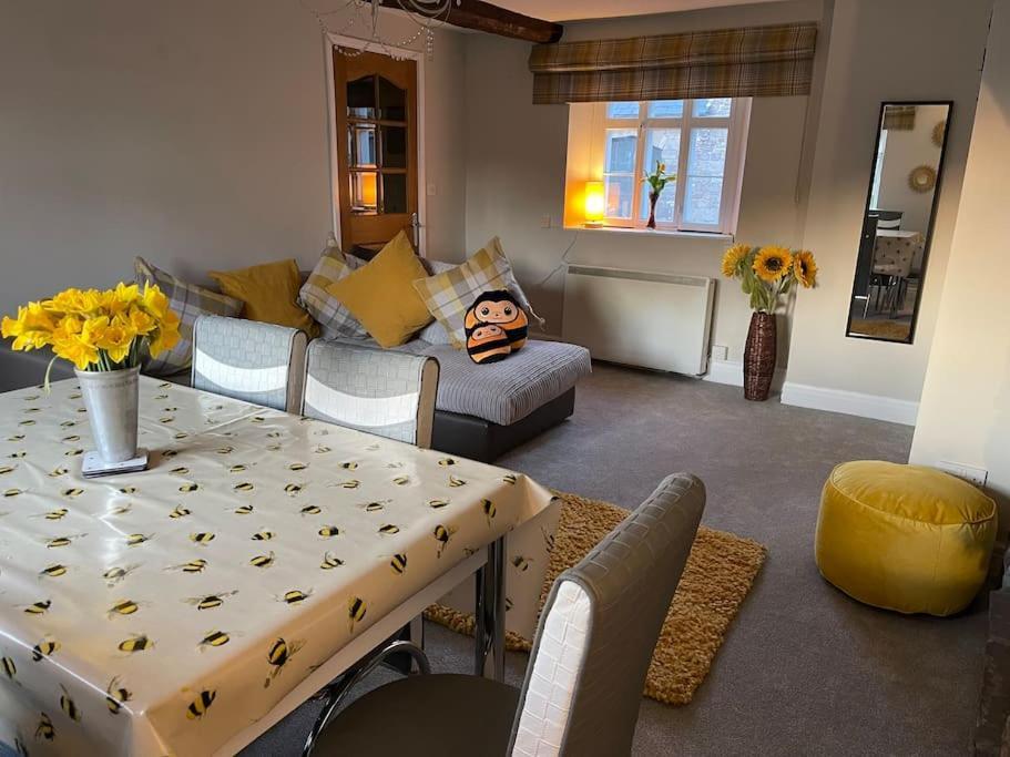 Yew Tree Cottage, 3 Bedroom, 4 Church Row Defynnog Devynock Exterior photo